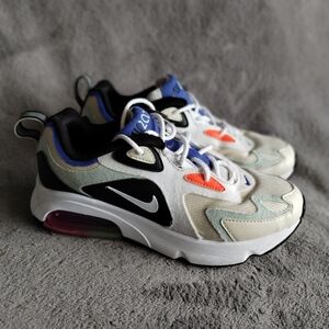 Women's Air Max 200 Low-Top Sneakers Size 6.5